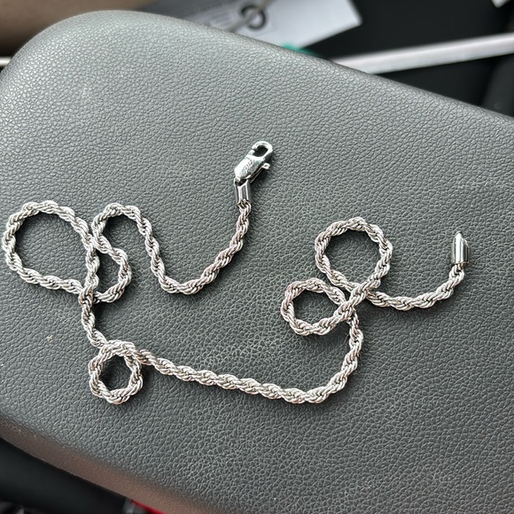 GLD chain - Picture 1 of 1